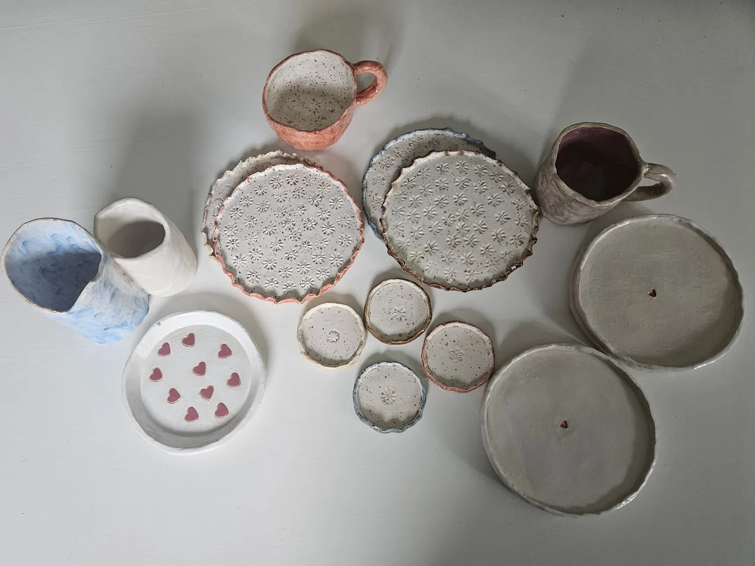 Servies gemaakt door deelnemers